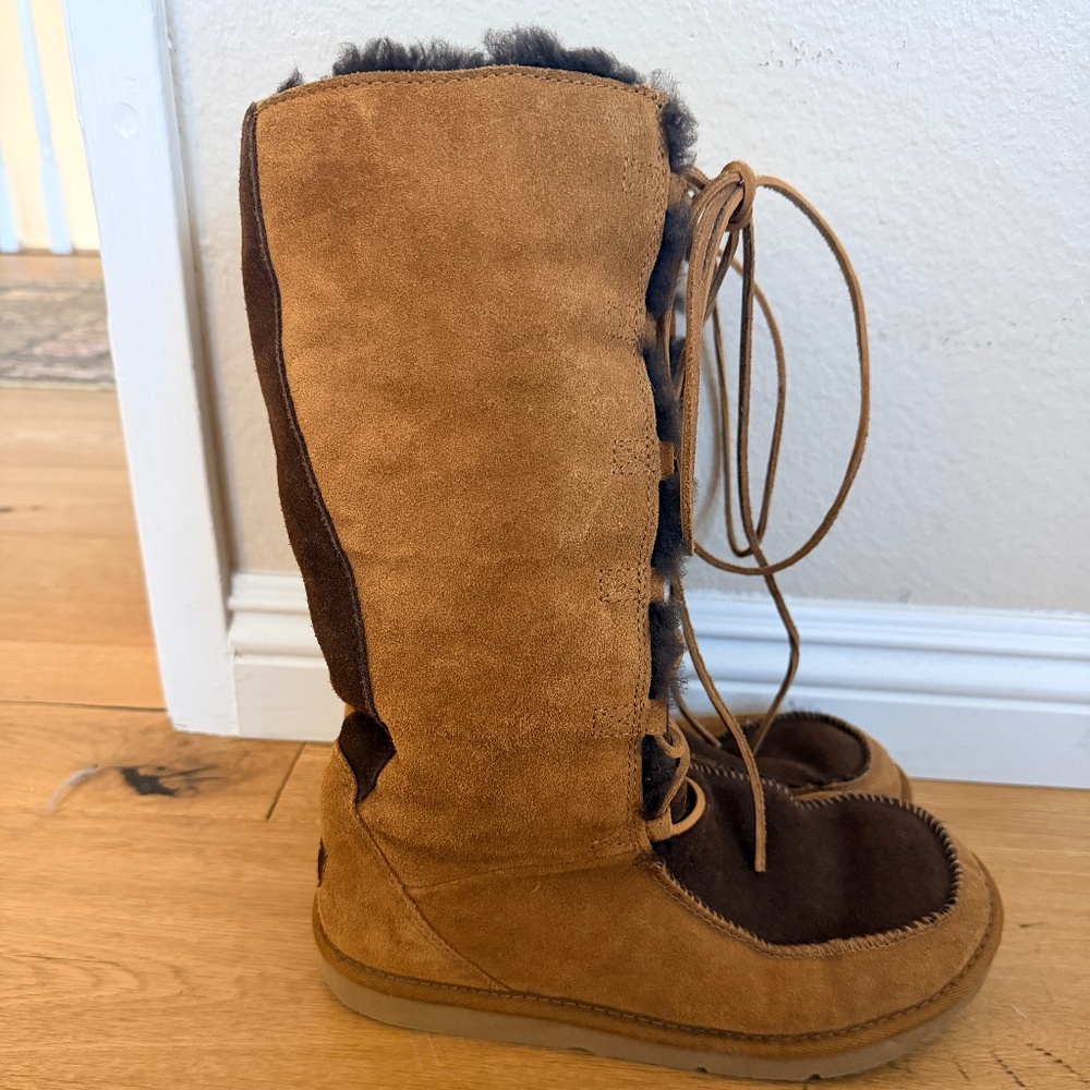 Ugg Boots Lace Up Two Tone Suede Size 9